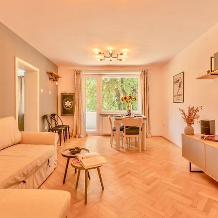 Castanilor 6 - Hip Industrial Apartment Close To City Centre Brasov Bagian luar foto