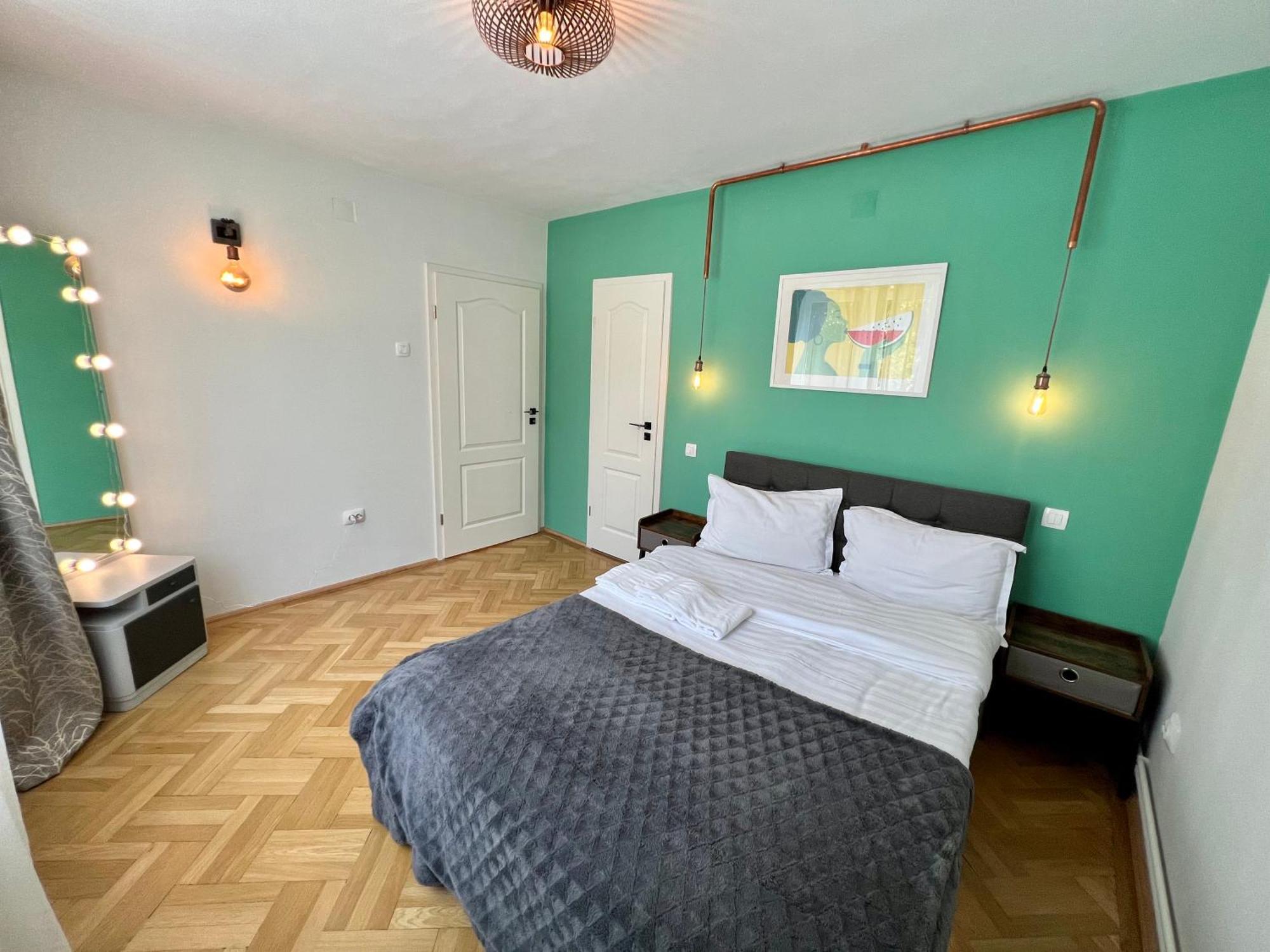 Castanilor 6 - Hip Industrial Apartment Close To City Centre Brasov Bagian luar foto