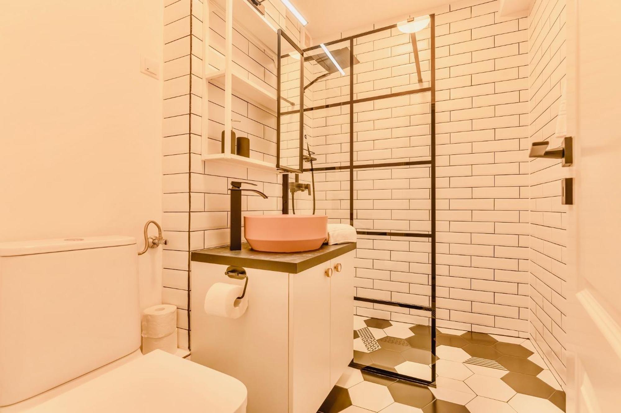 Castanilor 6 - Hip Industrial Apartment Close To City Centre Brasov Bagian luar foto